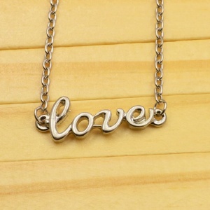 Love Necklace - Trinket Square (1)