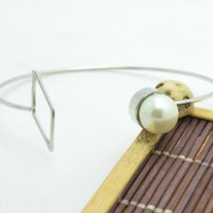 Pearl Rhombus Bangle - Trinket Square