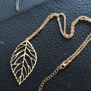 Hollow Leaf Necklace - Trinket Square (4)