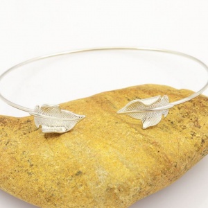 Maple Leaf Cuff - Trinket Square (1)